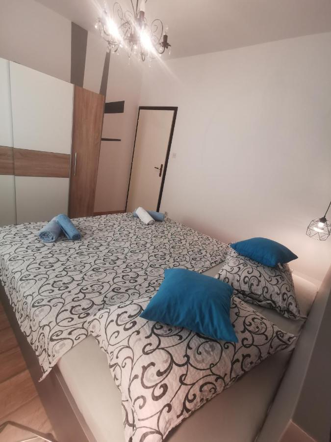 Apartments Rezek Supetarska Draga Bagian luar foto