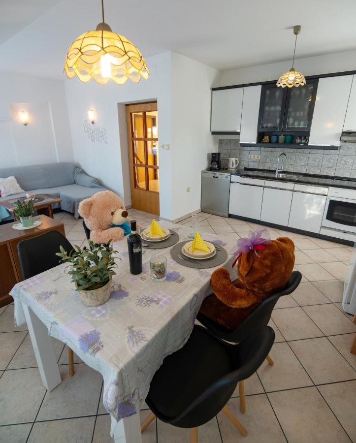 Apartments Rezek Supetarska Draga Bagian luar foto