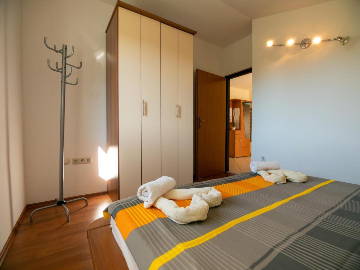 Apartments Rezek Supetarska Draga Bagian luar foto