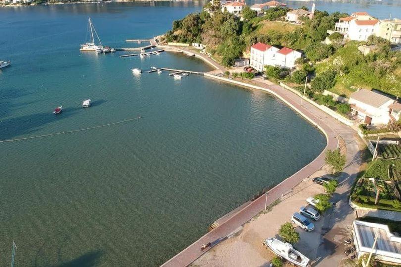Apartments Rezek Supetarska Draga Bagian luar foto